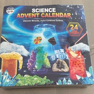 Science Advent Calendar with 24 Experiments